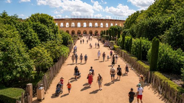 Accéder facilement au Puy du Fou : des options à considérer