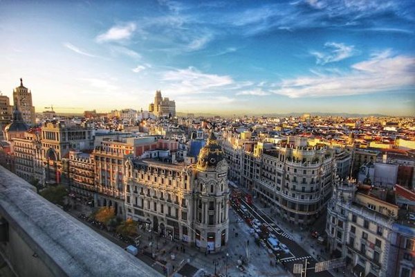 Quel est le meilleur itinéraire pour découvrir l'architecture de Madrid ?