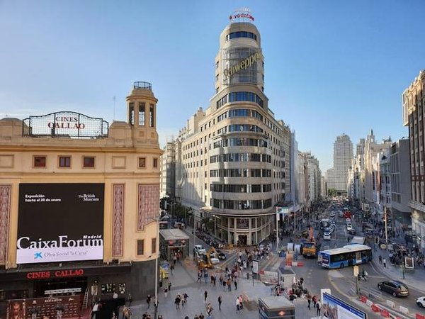Où trouver des itinéraires personnalisés pour visiter Madrid ?